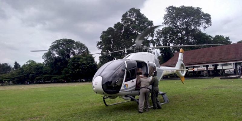 Didukung Danlanud Suryadarma, Kang Jimat Pakai Helikopter Distribusikan Bantuan Korban Banjir