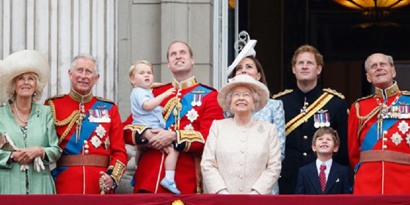 Frustrasi Dengan Pangeran Charles, Ratu Elizabeth Menaruh Harapan Pada Andrew Dan William