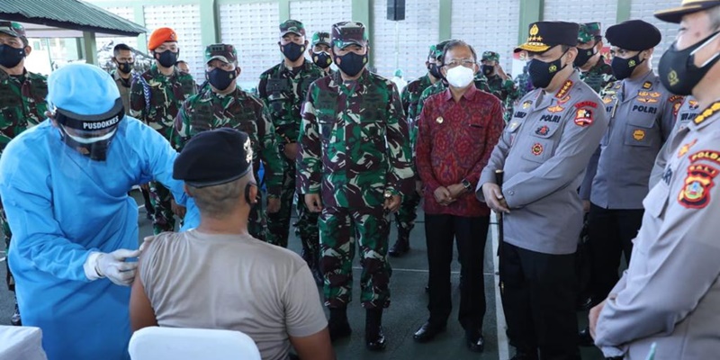 Sinergitas TNI-Polri, Panglima: Vaksinasi Nasional Harus Terus Didukung
