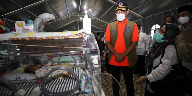 Kunker Ke Mamuju, Doni Monardo Serahkan Alat Dukung RS Darurat Lapangan Senilai RP 4 Miliar