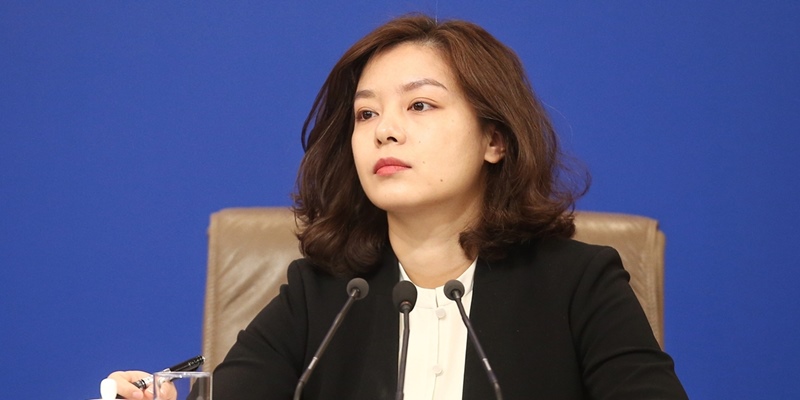 Zhang Jing, Sosok Wanita Cantik Yang Curi Perhatian Warganet Dalam Pertemuan China-AS Di Alaska