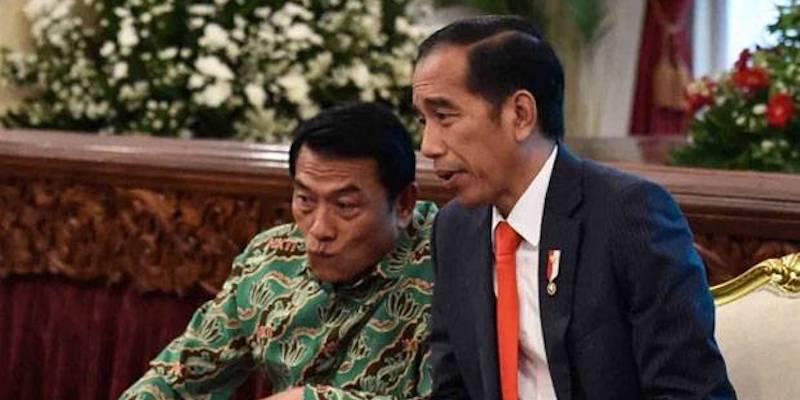 Dulu Moeldoko Cium Tangan SBY Tapi Kini Menusuk, Bayangkan Apa Yang Akan Diterima Jokowi