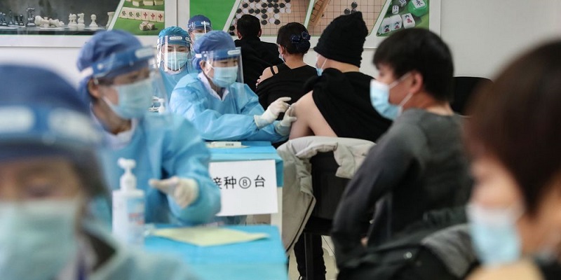 Ahli: Lambatnya Vaksinasi Di China Karena Penanganan Wabah Yang Baik