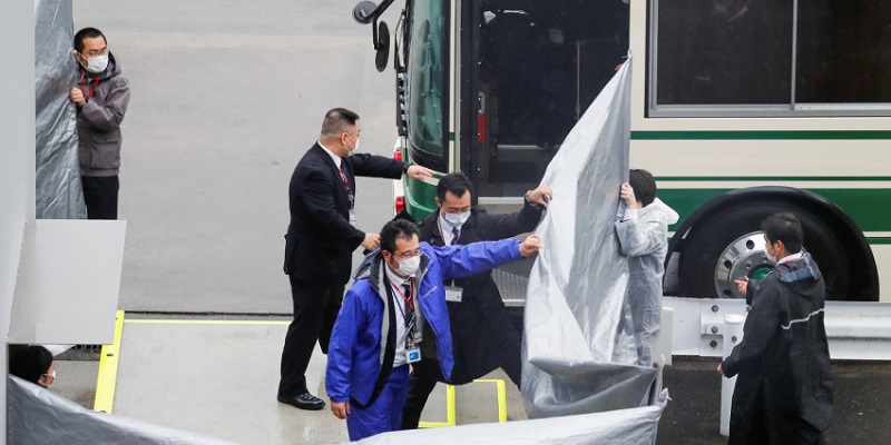 Bantu Bos Nissan Kabur, Dua Warga AS Tiba Di Jepang Untuk Diadili