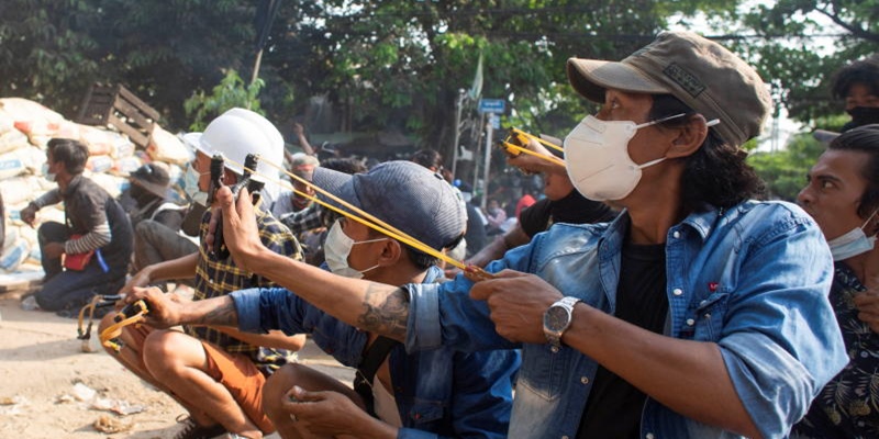 Dibombardir Serangan Udara, 3.000 Penduduk Desa Myanmar Kabur Ke Thailand