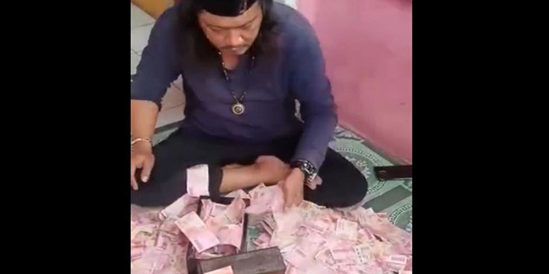 Viral Video Pengandaan Uang Di Bekasi, Ternyata Duit Palsu