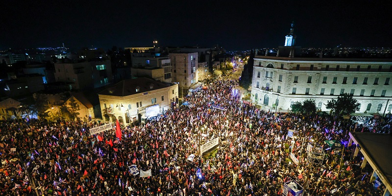 Jelang Pemilu Israel, 20 Ribu Demonstran Berkumpul Di Luar Kediaman Netanyahu