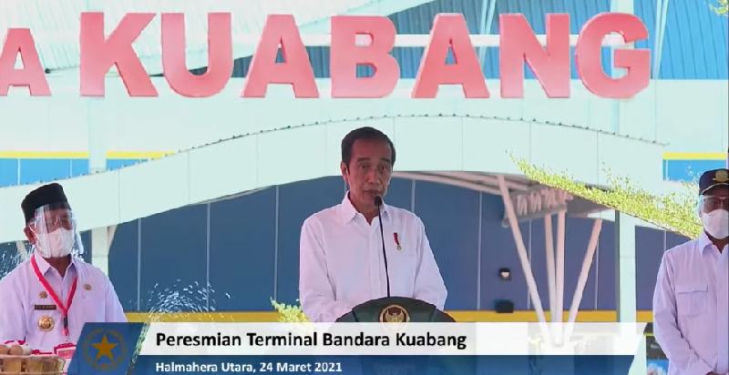 Resmikan Bandara Kuabang, Jokowi: Infrastruktur Bukan Sekedar Fisik Tapi Membangun Peradaban