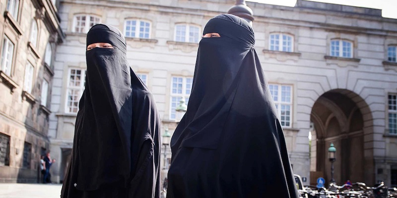 Hasil Referendum: Swiss Dukung Larangan Penggunaan Burqa Dan Niqab Di Tempat Umum