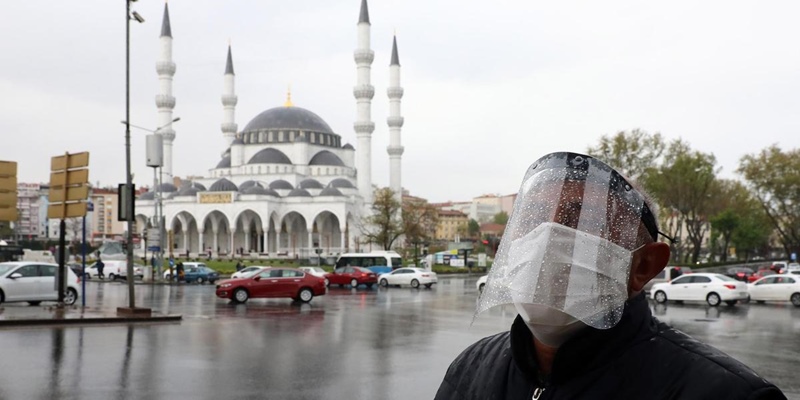 Erdogan: Turki Akan Memperketat Lagi Langkah Pembatasan Covid-19 Selama Ramadhan