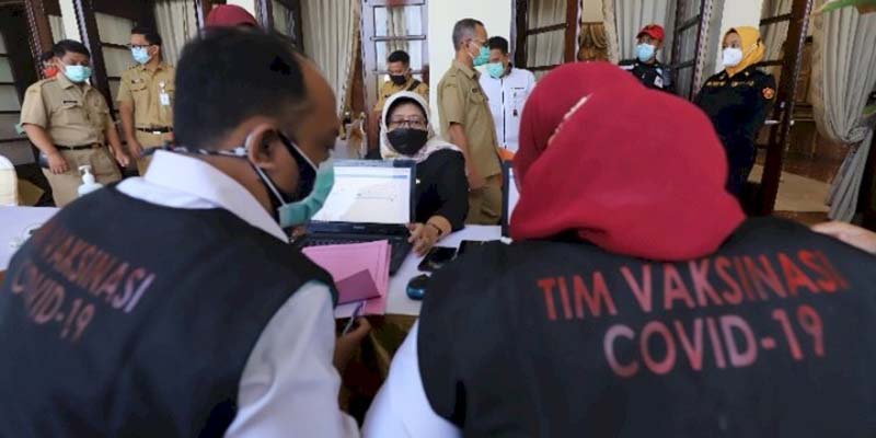 Vaksinasi Di Surabaya, Anggota Dewan: Sakitnya Seperti Digigit Semut