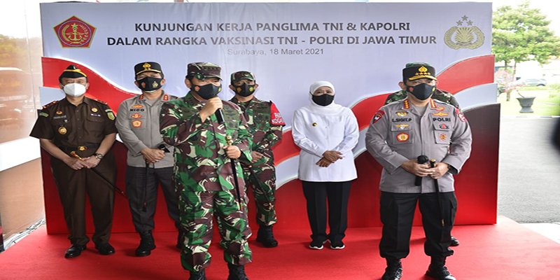 Bareng Panglima TNI, Kapolri Tinjau Pelaksanaan Vaksin 2.101 Personel Di Polda Jatim