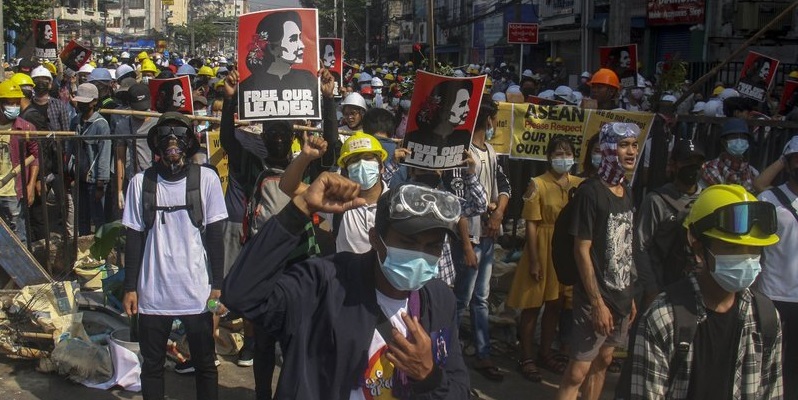 Siaga II, Kemlu Minta WNI Di Myanmar Pertimbangkan Untuk Pulang Ke Indonesia