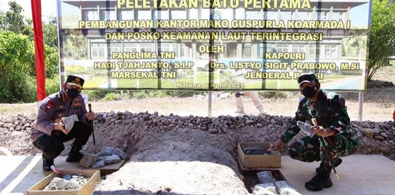 Didampingi Kapolri, Panglima TNI Letakan Batu Pertama Pembangunan Mako Guspurla Koarmada I Di Natuna