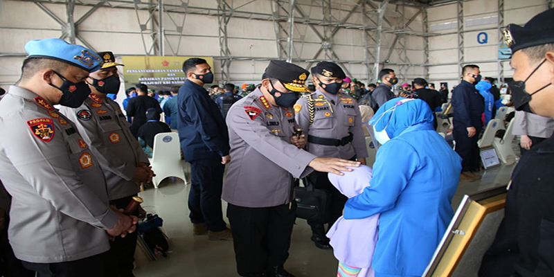 Masih Keluarga Besar Polri, Jenderal Listyo Sigit Tawarkan Anak Prajurit Awak Nanggala-402 Jadi Polisi