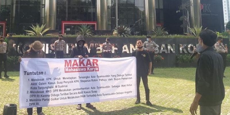 Gelar Unjuk Rasa, Mahasiswa Desak KPK Dan MKD Proses Azis Syamsuddin