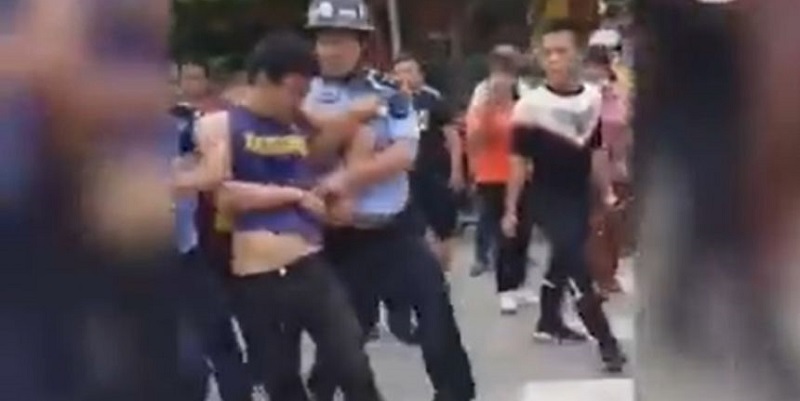 TK Di China Diserang Seorang Bersenjata, Dua Anak Tewas