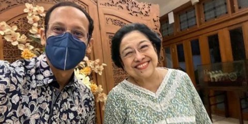 Percuma Nadiem Selfie <i>Bareng</i> Megawati, Rakyat Sudah Banyak Yang Minta Dia Dicopot