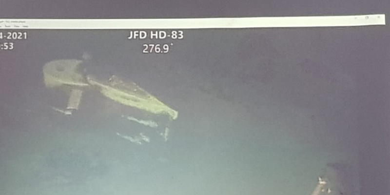 Foto kapal selam nanggala 402 terbelah
