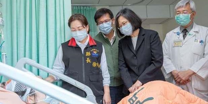 Presiden Taiwan Tsai Ing-wen Sumbangkan Satu Bulan Gaji Untuk Korban Kecelakaan Kereta