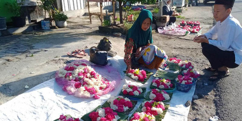 Jelang Ramadan, Penjual Bunga Ziarah Kubur Bisa Untung Hingga Rp 350 Ribu