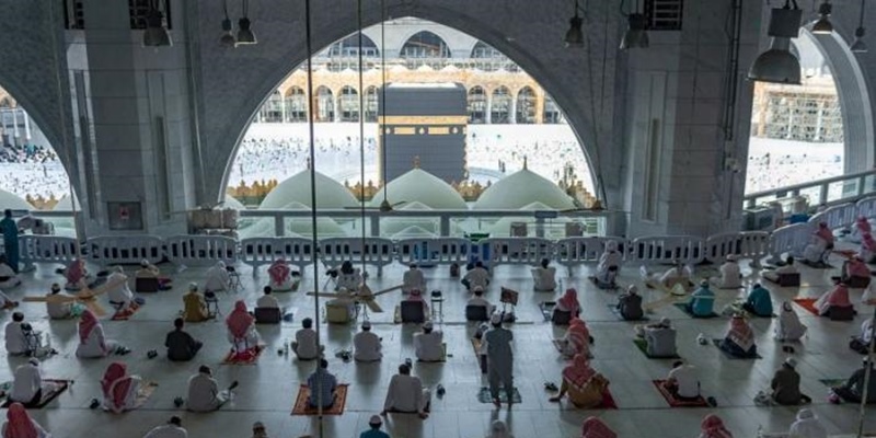 Arab Saudi Akan Denda Jamaah Umrah Tak Berizin Selama Bulan Suci Ramadhan, Nilainya Hingga Puluhan Ribu Riyal