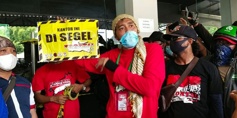 Massa Ojol Masih Duduki Kantor Grab Surabaya, Protes Potongan 20 Persen Belum Ditanggapi Manajemen