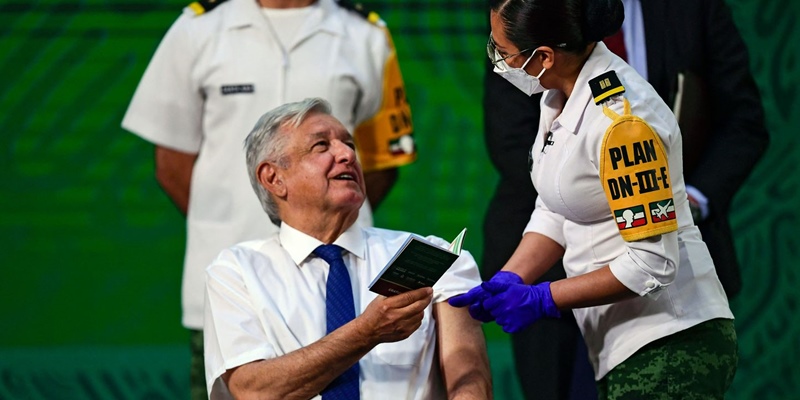 Pernah Bilang Tak Perlu Divaksin, Presiden Meksiko Lopez Obrador Akhirnya Disuntik Vaksin AstraZeneca