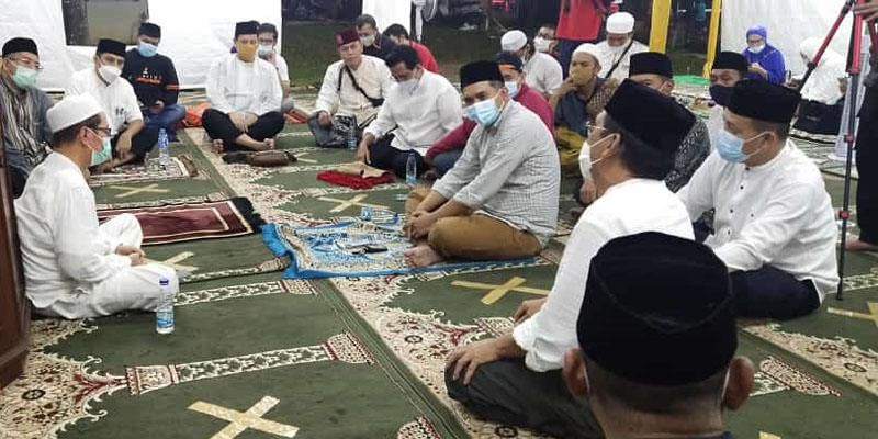Kunjungi Tenda Masjid At Tabayyun, Pimpinan Komisi A Dan B DPRD DKI Beri Jaminan Warga Dalam Beribadah