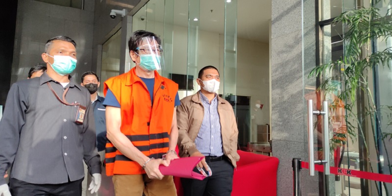 Resmi Ditahan KPK, Buronan Samin Tan Ternyata Ditangkap Saat Ngopi Dengan Anak Buahnya