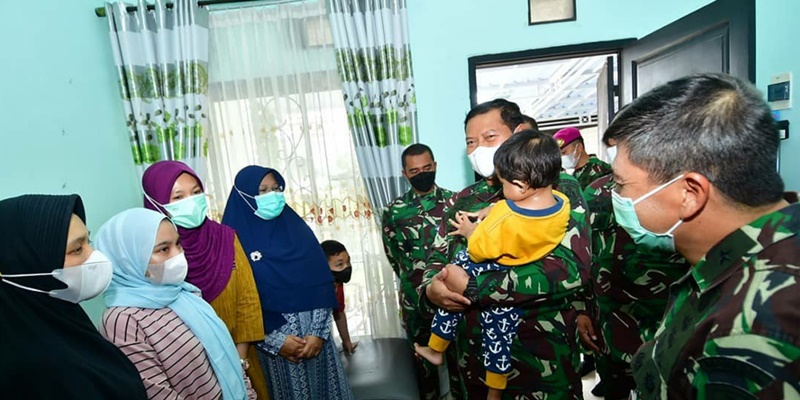 KSAL Kunjungi Keluarga Letda Irfan Suri Yang Gugur Dalam Musibah KRI Nanggala-402