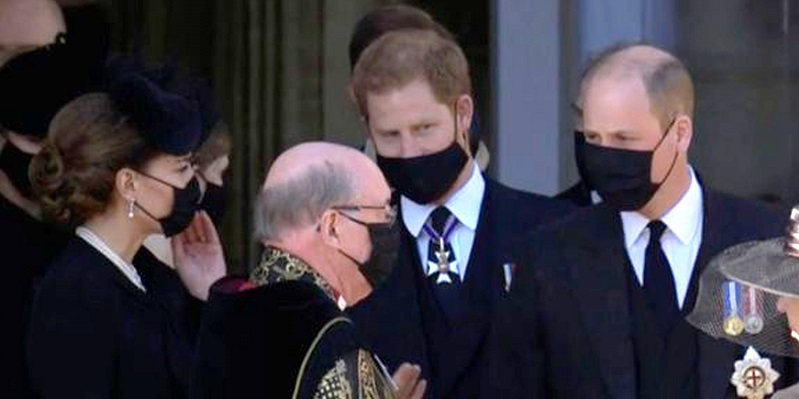 Reuni Di Pemakaman Sang Kakek, Pangeran William Dan Harry Tampak Dekat