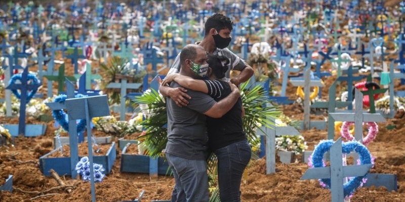 Dokter: Kematian Covid-19 Di Brasil Bagaikan Bencana Nuklir Tak Terkendali