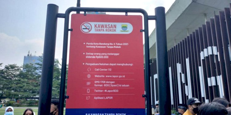Ditetapkan Sebagai Zona KTR, Merokok Di Alun-alun Bandung Bakal Didenda Rp 500 Ribu