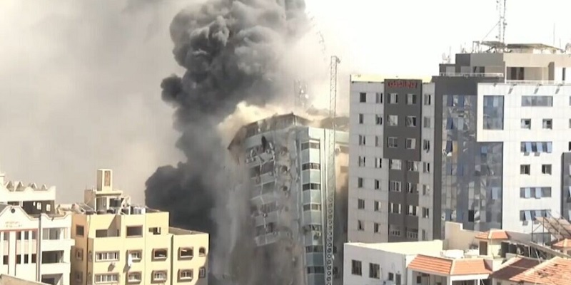 Menara Al Jalaa Runtuh Dibombardir, Organisasi Media: Israel Halangi Peliputan Pers