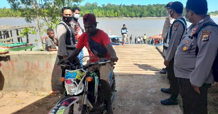 Cegah Covid-19 Masuk Papua, Kepolisian Awasi Orang Masuk Di Penyeberangan Kumbe