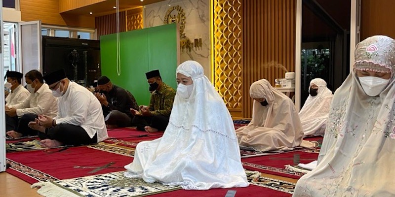 Seperti Jokowi, Puan Maharani Gelar Shalat Idul Fitri Secara Sederhana Di Rumah Dinas