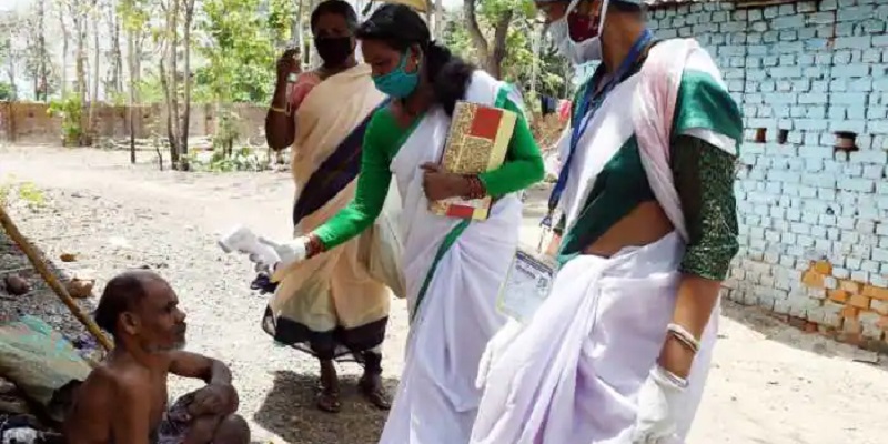 Enggan Divaksin, Warga Desa Di India Serang Petugas Kesehatan