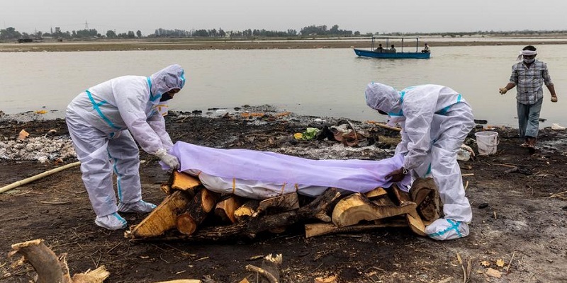 Temuan Mayat Covid-19 Di Sungai Gangga Kian Meresahkan, Pemerintah India Beri Dana Kremasi Bagi Keluarga Miskin
