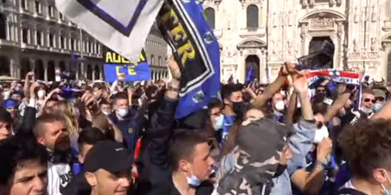 Ribuan Fans Inter Rayakan <i>Scudetto</i> Tanpa Indahkan Prokes, Warga Kota Milan Protes