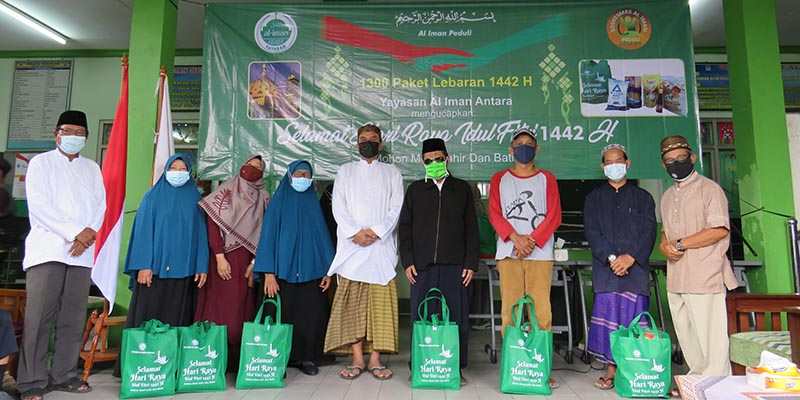 Yayasan Al Iman Antara Bagikan 1.300 Paket Lebaran Untuk Warga Tidak Mampu Dan Disabilitas