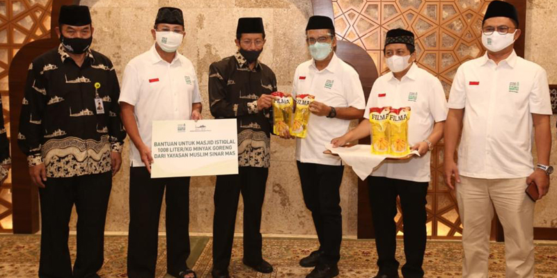YMSM Donasikan Minyak Goreng Untuk Karyawan Masjid Istiqlal