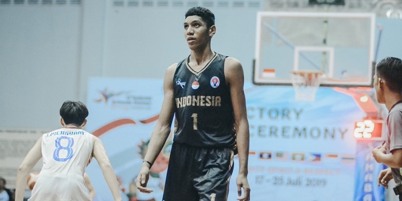 Ungkapan Bangga Anies Pada Derrick Michael, Pebasket Indonesia Pertama Di NBA Global Academy