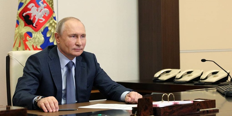 Presiden Putin Puji Peran Pekerja Sosial Rusia Selama Pandemi