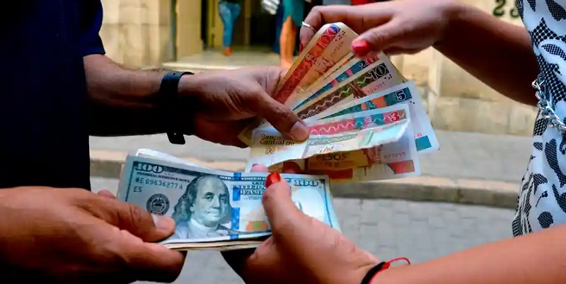 Mulai 21 Juni, Bank-bank Di Kuba Tak Terima Dolar AS Tunai