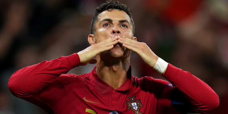 Kembali Cetak Rekor, Ronaldo Dapat Ucapan Selamat Dari Legenda Iran