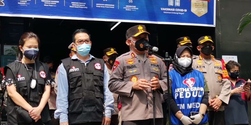 Kapolda Metro Jaya Irjen Fadil Imran bersama Artha Graha Peduli (AGP) menggelar vaksinasi massal di Jakarta/Ist