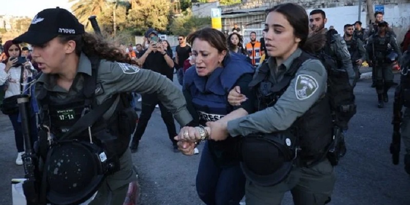 Alami Kekerasan Saat Ditahan Israel, Tangan Kiri Jurnalis Al Jazeera Patah