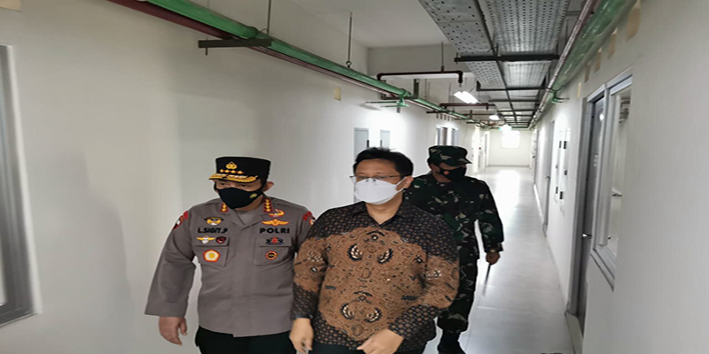 Panglima TNI Dan Kapolri Dampingi Menkes Tinjau Kesiapan Rusun Nagrak Untuk Isoman Pasien Covid