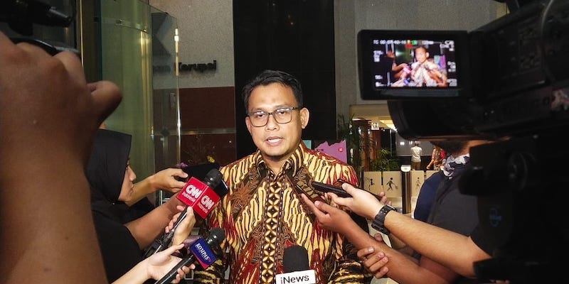 Azis Syamsuddin Penuhi Panggilan KPK